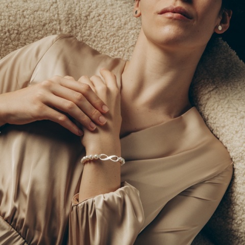 Elegantes Armband mit Zuchtperlen und anpassbarem Unendlichkeitssymbol - 14K Gold oder 925 Sterling Silber - Img 4