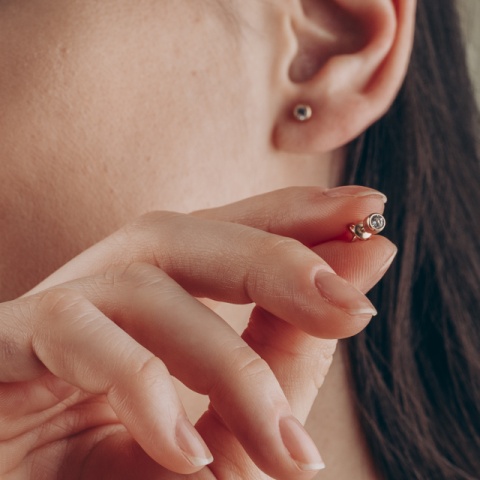 Kinderohrringe aus 14K Gold mit farbigem Kristall - Schraubverschluss - Img 3