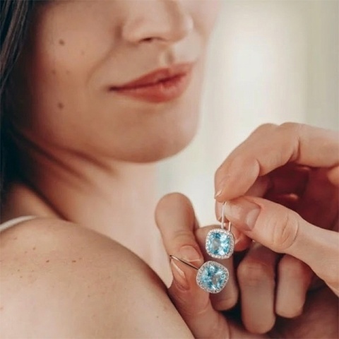 Ohrringe aus 925er Sterlingsilber mit Rosenquarz und Zirkonia - Femininität, Gelassenheit und zartes Funkeln - Img 2