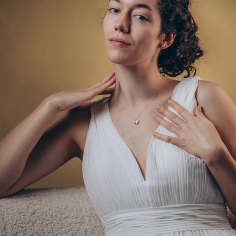 Silberkette mit Engelsflügeln und Zuchtperle - Eleganz und Symbolik - Img 4