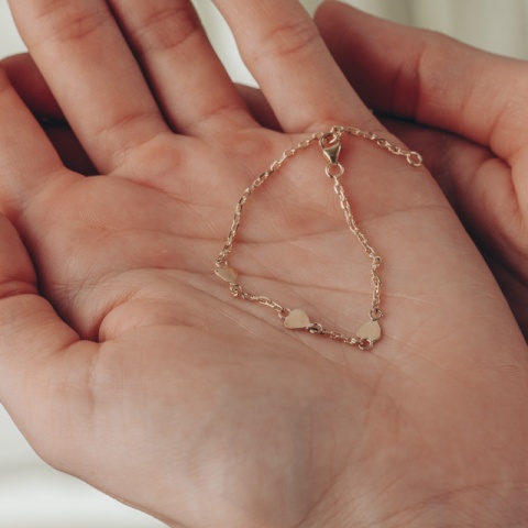 Brățară aur 14K pentru copii cu 3 inimioare personalizabile – 1.48 g - Img 5