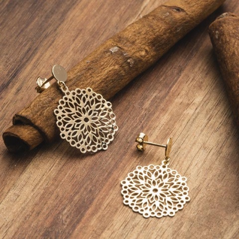 Cercei din argint 925 cu model floare mandala – strălucire aurie și simbolism delicat - Img 4