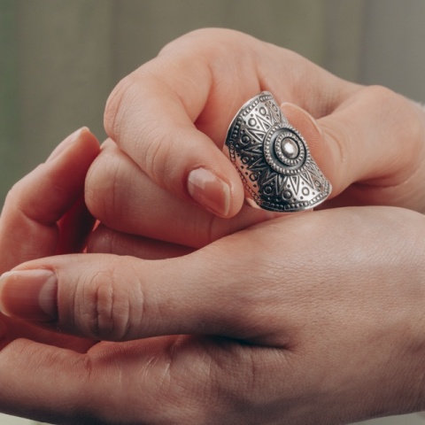 Offener Ring aus Sterlingsilber mit Sonnenmotiv, oxidiert und glänzend - Img 10