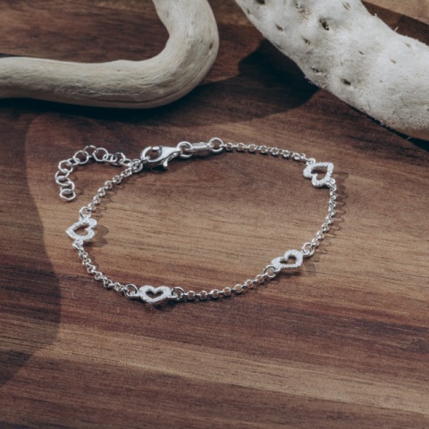 Silberarmband mit strukturierten Herzen - Img 2