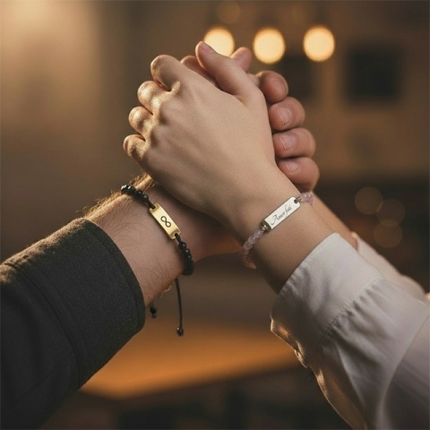 Brățară cu cristale și plăcuță din aur 14K pe șnur – Bijuterie personalizată Evana - Img 2