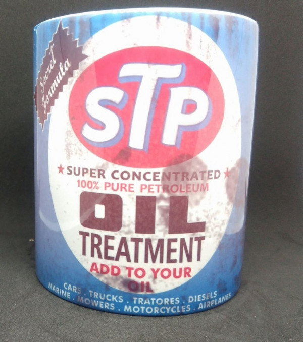 Caneca com STP Oil