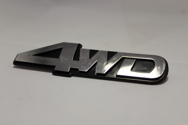 Emblema com 4WD