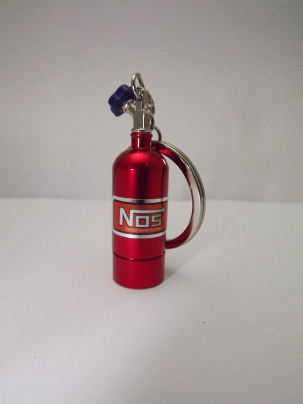 Porta Chaves - Garrafa Nitro em Vermelho com lanterna