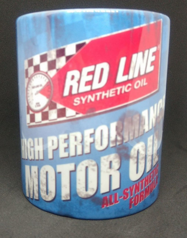 Caneca com Red Line Motor Oil