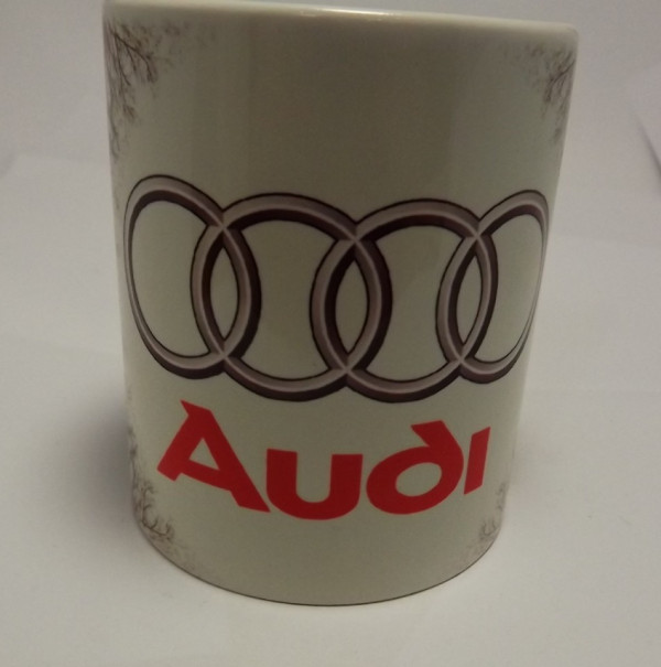 Caneca com Audi