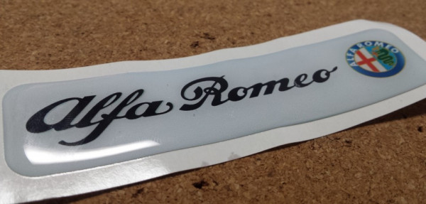 Autocolante Resinado 3D para Alfa Romeo - 110 x 27mm