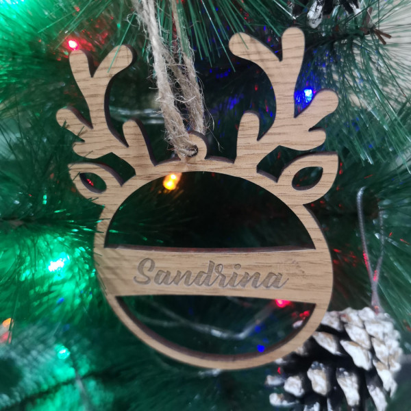 Ornamento / "bola" para árvore de Natal - Rena - Nome Personalizado