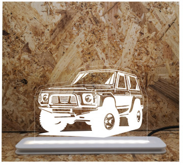 Moldura / Candeeiro com luz de presença - Nissan Patrol - Img 1