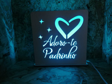 Candeeiro em MDF com luz de presença - Adoro-te Padrinho - Img 1