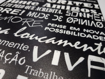 Placa Decorativa em PVC - Ame mais. Beije muito... - Img 2