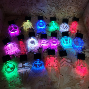 Porta-chaves com iluminação Multicor (RGB) com Logo de marca à escolha - Img 3