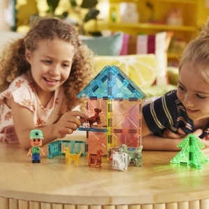 Set MAGNA-TILES Puppy Park – 27 piese magnetice cu 3 cățeluși și figurine. Parc pentru căței construit de copii, joacă educativă și creativă 3+ ani.
