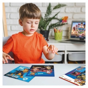 Set creativ de răzuit Paw Patrol Dodo Toys cu 3 planșe și creion special pentru descoperirea imaginilor colorate cu personajele Patrula Cățelușilor.