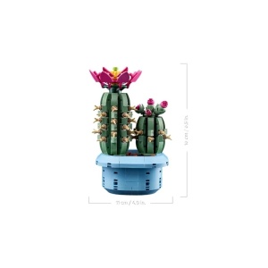 Model LEGO Botanicals Cactus înflorit cu flori roz și ghiveci albastru pastel, construit din 482 de piese și expus ca decorațiune modernă pentru cameră sau birou.