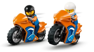 LEGO City Transportor de motociclete 60491 cu camion platformă, două motociclete sport și doi piloți pentru joacă creativă și aventuri pline de acțiune.