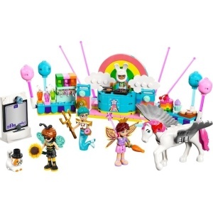 Set LEGO Friends Bal mascat cu unicorn și zână, cu personaje costumate, scenă de petrecere, pupitru DJ și cabină foto pentru aventuri creative și povești pline de magie.