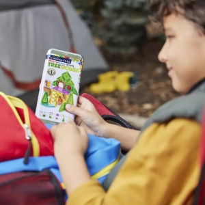 MAGNA-TILES microMAGS Tree House Travel Set cu 24 piese magnetice, veveriță, insectă și accesorii inspirate din natură pentru construcții creative și joacă STEM.