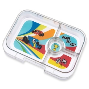 Yumbox Panino Matcha Green Race Car – caserolă etanșă cu 4 compartimente pentru prânzuri sănătoase.