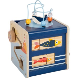 Cub de activități din lemn FSC® 100% cu tematică marină, labirinturi, sortator de forme, oglindă și activități motrice pentru copii mici.