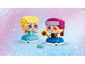LEGO® Disney Regatul de Gheață 43284 cu miniprințesele Anna și Elsa construibile, accesorii tematice și 65 de piese pentru joacă și colecție.