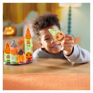 Set MAGNA-TILES microMAGS Spooky cu 24 de piese magnetice în culori neon, ferestre arcuite, fantome și dovleci pentru construcții tematice de Halloween.