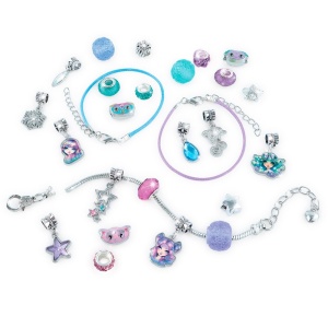 Set creativ Nebulous Stars pentru realizarea brățărilor, conținând brățară metalică reglabilă, brățări cu șnur, pandantive decorative, mărgele colorate și cutie magnetică de depozitare.