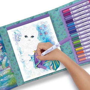 Set de colorat după numere Nebulous Stars – cu 36 pagini ilustrate și 15 markere colorate cu două vârfuri. Perfect pentru copii pasionați de desen.