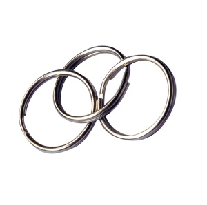 Set de inele metalice pentru brelocuri Playbox 30 buc / diametru de 25 mm.