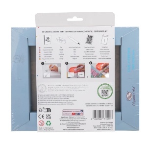 Kit Crystal Art Junior Big Peter Rabbit cu pânză adezivă preimprimată, cristale mari colorate, tavă de lucru și instrumente pentru realizarea unui tablou strălucitor de 20 x 25 cm.