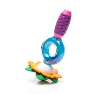 Set SmartMax My First Sounds & Flowers cu piese magnetice mari, flori colorate și elemente sonore, conceput pentru copiii cu vârste între 1 și 5 ani.