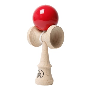 Kendama Play Red – model premium din lemn de fag cu bilă roșie lucioasă, design ergonomic și echilibru perfect pentru trick-uri și joacă freestyle.