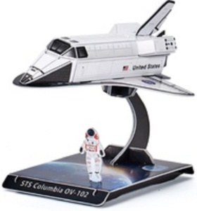 Puzzle 3D în formă de navetă spațială alcătuit din 23 de piese, reprezentând un model detaliat de Space Shuttle destinat copiilor pasionați de univers și explorare spațială.