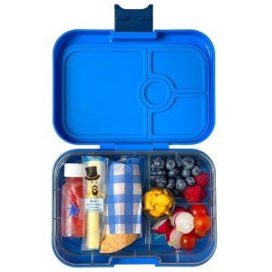 Yumbox Panino Shark – cutie de prânz bento albastră cu design marin, 4 compartimente etanșe și tavă detașabilă, ideală pentru copii și adulți.