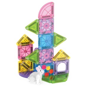 Set MAGNA-TILES microMAGS Spring Garden cu 24 de piese magnetice în culori pastelate, plăci decorate cu flori și lalele și o figurină iepuraș pentru construcții creative inspirate de primăvară.