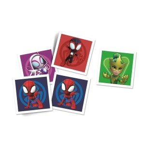 Joc de memorie Clementoni Memo Game Spidey cu 48 de carduri ilustrate cu personajele din universul Spidey, destinat dezvoltării memoriei și concentrării copiilor.