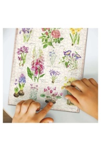 Puzzle Dodo Toys Flowers Garden cu 400 de piese, ilustrând numeroase flori de grădină în stil botanic clasic, pe un fundal luminos și armonios.