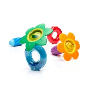 Set SmartMax My First Sounds & Flowers cu piese magnetice mari, flori colorate și elemente sonore, conceput pentru copiii cu vârste între 1 și 5 ani.