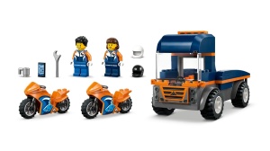 LEGO City Transportor de motociclete 60491 cu camion platformă, două motociclete sport și doi piloți pentru joacă creativă și aventuri pline de acțiune.