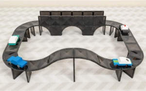 Connetix Creative Roads Pack – set magnetic de 48 piese pentru construcții creative, drumuri și orașe, realizat din materiale sigure și durabile.
