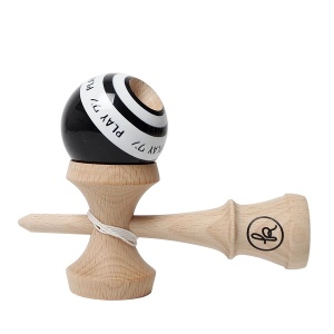 Kendama ONE PLAY Polar Night MC – kendama profesională cu cupe mari, finisaj sticky și design Polar Night, ideală pentru trick-uri de echilibru și freestyle.