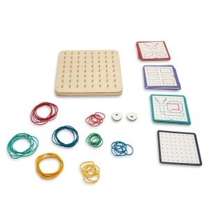 Geoboard din lemn cu elastice colorate și 60 de modele pentru copii, joc Montessori și STEM pentru dezvoltarea logicii și creativității.
