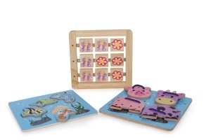 Joc multifuncțional din lemn small foot cu pescuit magnetic, animale de fermă, șnururi pentru înșirare și activități motrice educative pentru copii.