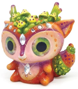 Nebulous Stars Elana, figurină de pictat și decorat cu vopsele și cristale strălucitoare, pentru copii pasionați de activități creative și fantasy.