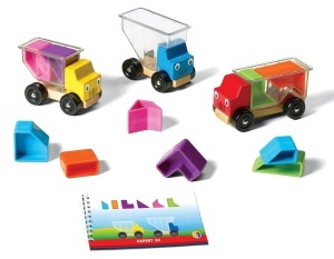 Joc de logică Trucky 3 Smart Games cu camioane din lemn, containere transparente și piese colorate pentru dezvoltarea gândirii logice și spațiale.