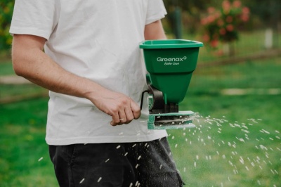 Dispozitiv de imprastiere fertilizant, seminte si sare Greenax ProFeed, 1,5 litri, 5 trepte de reglare, verde - Img 2